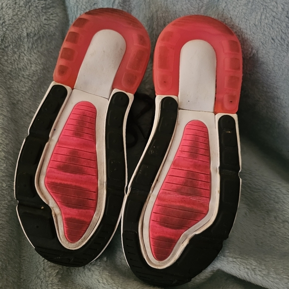 Gray and Black Athletic Sneakers with Red Accents - Picture 6 of 8